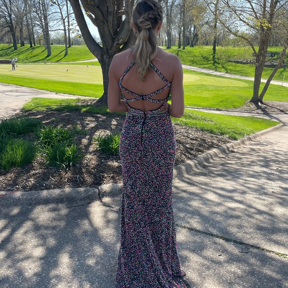 Beautiful Prom Dress - Picture 3 of 3